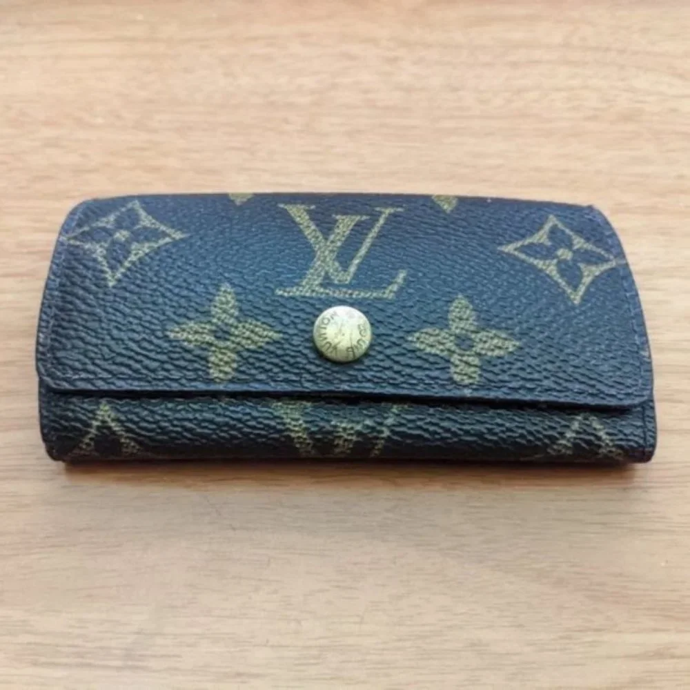 Louis Vuitton Monogram Key Holder/Wallet #1173💥PRICE DROP💥